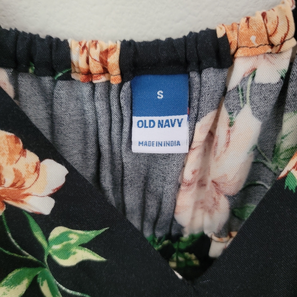 Old Navy Black Floral Maxi Dress - Picture 5 of 10